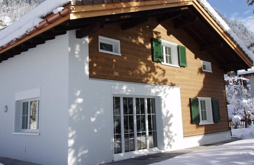Serneus Apartment | Haus Wick Ferienhaus, Dusche oder Bad, WC Chalet/Ferienhaus by Interhome
