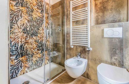 Central Station Apartment | heated HYDROMASSAGE POOL Central Station1' View