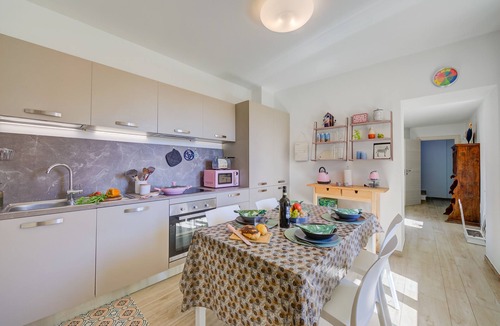 Portese Apartment | Henry-Historic Center 300m From Lake, San Felice del Benaco, Italy