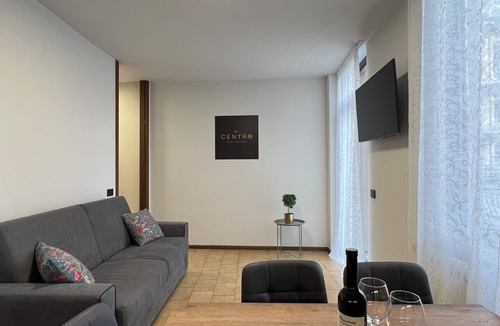 Tirano Apartment | Historic Apartment in the City Center Near the Bernina Express Train