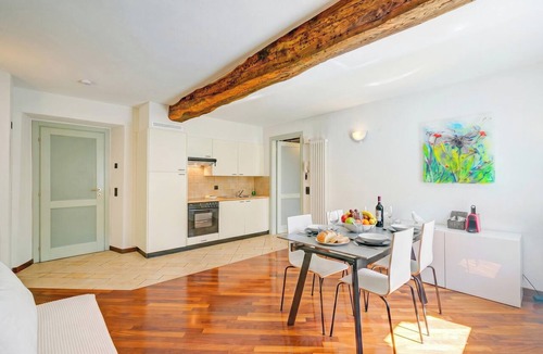Morcote Apartment | Historic Palazzo Gritti - Lugano Lakefront stay - Papavero, Morcote, Switzerland