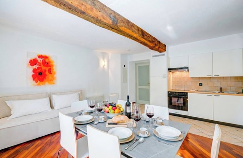 Morcote Apartment | Historic Palazzo Gritti - Lugano Lakefront stay - Papavero, Morcote, Switzerland