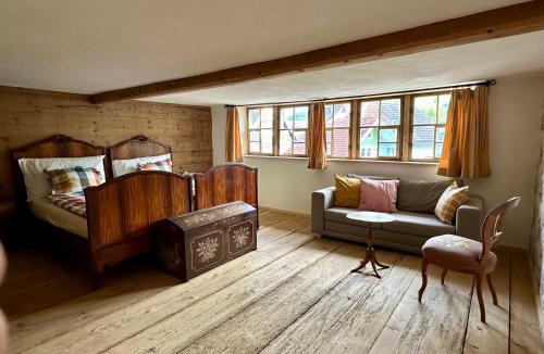 Brunnadern House | Historic Swiss Room mit Badeplatz im Fluss