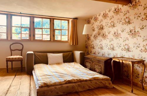 Brunnadern House | Historic Swiss Room mit Badeplatz im Fluss