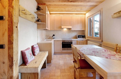 Valtellina Apartment | Holiday Apartment "Casa Clus Bormio 1" with Mountain View, Private Garden & Wi-Fi