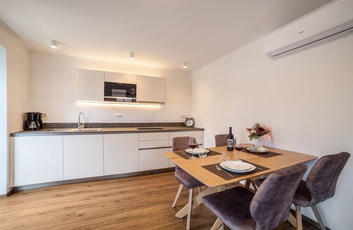 Parcines Apartment | Holiday Apartment "Engel Stodl" with Mountain View, A/C, Wi-Fi, Balcony, Sauna & Terrace