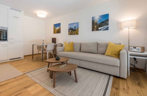 Saas Grund Apartment | Holiday apartment with ski room and table football