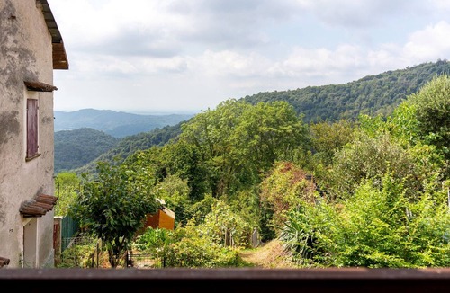 Valduggia Apartment | Holiday Home 'Casa Vacanze Fenera' with Mountain View, Shared Terrace and Wi-Fi