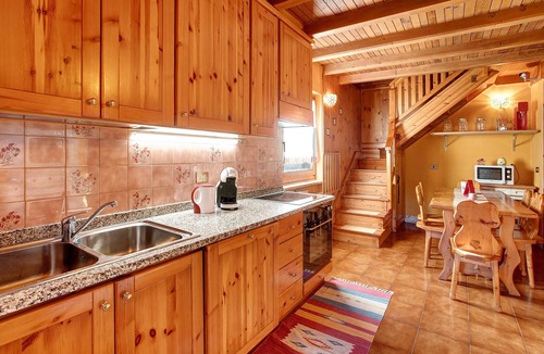 Valtellina House | Holiday Home 'Dolce Casa Vicino A Bormio' with Mountain View, Private Garden and Wi-Fi
