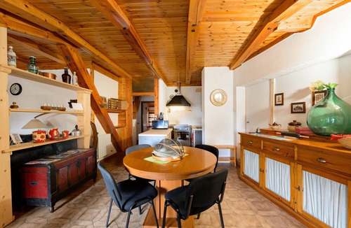 Roncone House | Holiday Home 'La Casa Di Nonno Giulio' with Mountain View and Wi-Fi