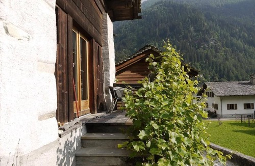Promontogno Ski Chalet | Holiday house Promontogno (Bondo) for 2 - 3 persons with 1 bedroom - Holiday house