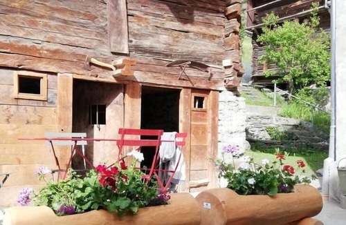 Sarreyer Ski Chalet | Holiday house Sarreyer for 4 - 6 persons with 3 bedrooms - Holiday house