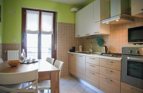 Milan Apartment | Home & Pet - Milan: Three-Bedroom Apartment on Promenade Santa Giulia