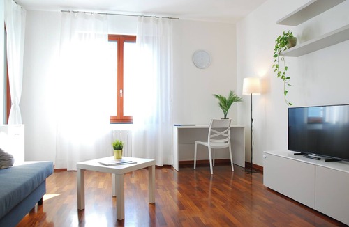 Milan Apartment | Home & Pet - Milan: Three-Bedroom Apartment on Promenade Santa Giulia