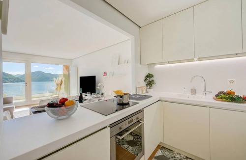 Castagnola Apartment | Honeymoon With Panoramic Lake-view