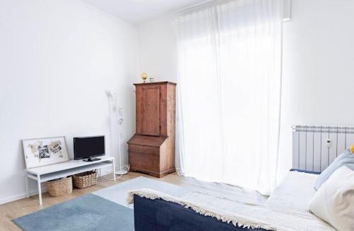 Ponte Nuovo Apartment | HOST4U - GOLFO ARANCI, Beautiful Apartment in Milan