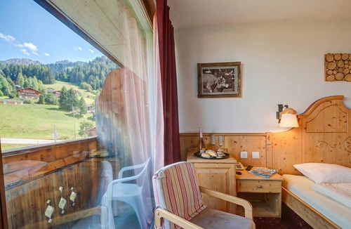 Les Mosses Hotel | Hotel Relais Alpin Twin Room & Balcony 1, Les Mosses, Switzerland