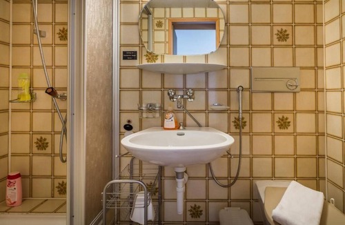 Sundlauenen Apartment | Hotel Sterne - Standard Apartment with Lake view