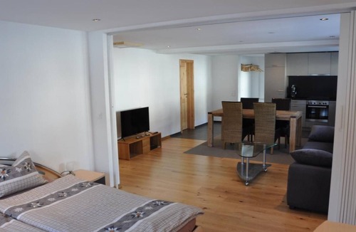 Grindelwald Apartment | im Chalet Adelheid by Interhome