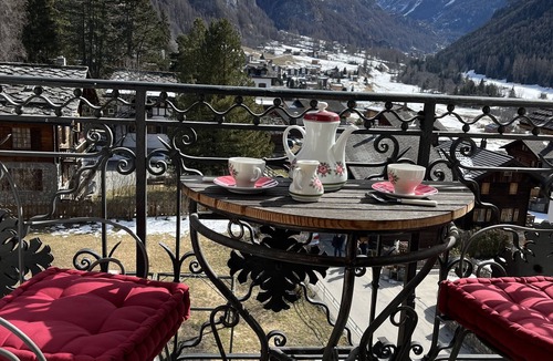 Evolene Apartment | In Evolene, sunny studio with stunning view over the mountains