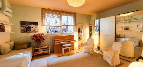 Thonex House | Independent studio room in private villa