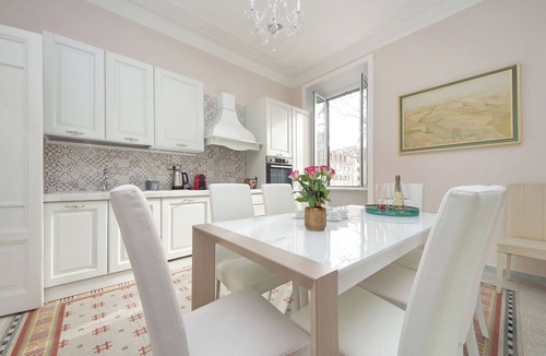 Esquilino Apartment | INTERIOR 5 elegant residence for 10 pax close to Colosseum and Santa Maria Maggiore