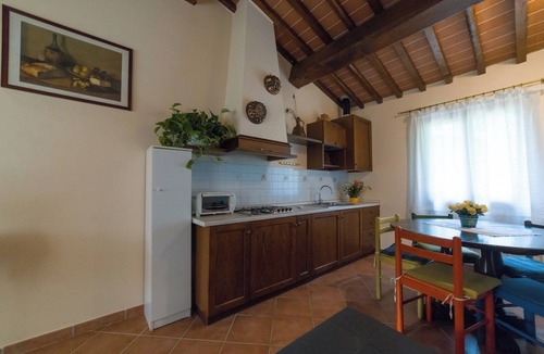 Castelfranco di Sopra House | Intero Agriturismo riservato: giardino e piscina di acqua salata tutta per voi