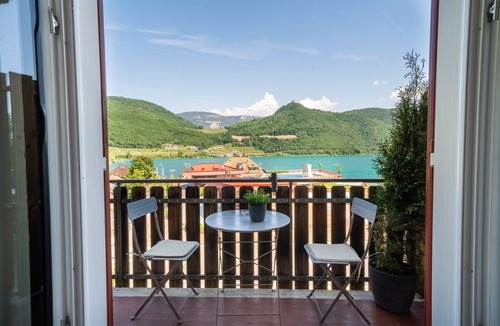 Seestrasse Apartment | 700B Apartments Am See