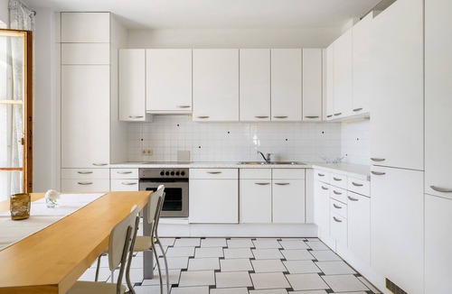 Tramin Apartment | Apartment 'Sonnenresidence Alpenhof' with Mountain View, Balcony and Wi-Fi