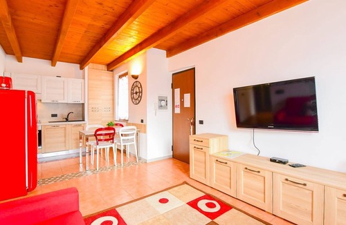 Valbrona House | Jane e Jolie Haus privates Schwimmbad und Jacuzzi by Interhome