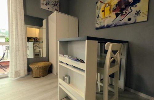 Valtellina Apartment | La Begonia monolocale con balcone