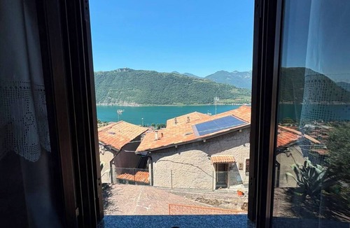 Sale Marasino House | La Casa della Nonna - Two Bedroom House, Sleeps 6