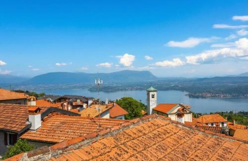 Fosseno House | La Casa nel Borgo: Lake View Terrace - Happy Rentals
