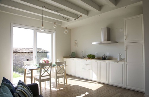 Villanuova sul Clisi Apartment | La Cornice sul Garda - Il Ciliegio - lake view - garden - wifi - new