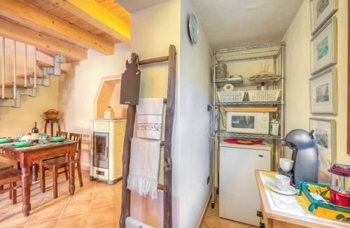 Meina House | La Piccola Casa Dell'Uva Fragola next to the Lake, Meina, Italy