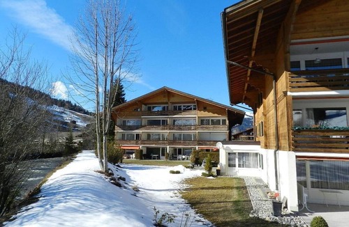 Gstaad Apartment | La Sarine 13 Studio, Dusche oder Bad, WC 2-Bettwohnung by Interhome