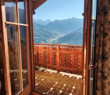 Oga Apartment | la Stua di Anna, vista olimpionica a 5 minuti da Terme e piste di sci