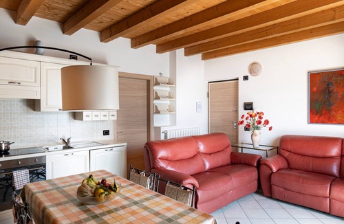 Parzanica Apartment | 'La Villetta' mit Schwimmbad by Interhome