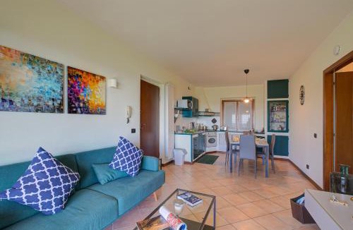 Villanuova sul Clisi Apartment | Lakeview Bliss/pool & fenced Garden - Happy Rentals