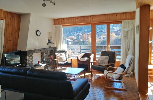 Saint-Pierre-de-Clages Apartment | large apartment, stunning views, swimming pool, big kitchen, 412km of ski slopes