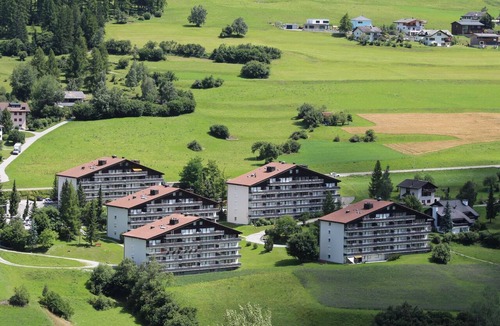 Cunter Apartment | Las Vals E10 Appartement/Fewo, Bad, WC, 2 Schlafräume 3 Zimmerwohnung - 6 Betten by Interhome