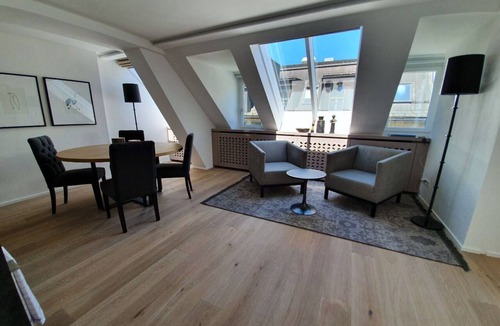 Old Town Apartment | Le Bijou Bahnhofstrasse/Paradeplatz LB18C NEW