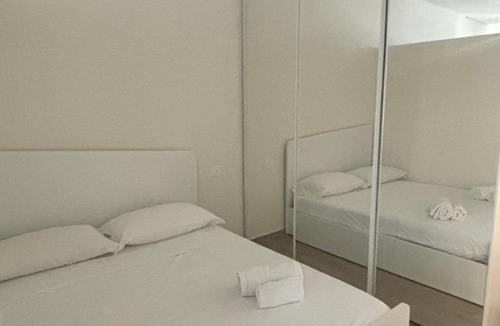 Milan Apartment | Linate Design Loft 50 mt metro M4 I Duomo 10min - WiFi I free parking