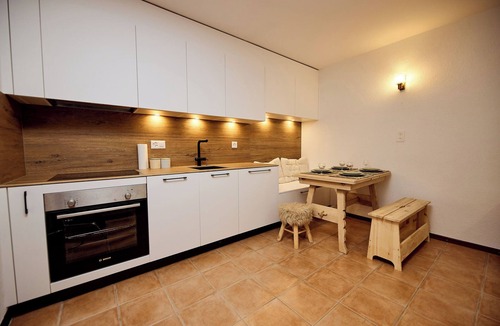 Vex Apartment | Located on the route des Collons 1800, the building Les Ecureuils is 200m from the Trabanta chairlif