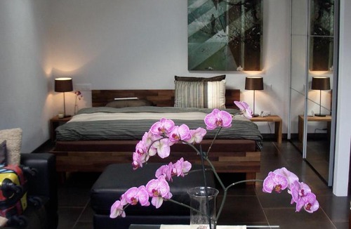Buchillon House | Lodge & lake