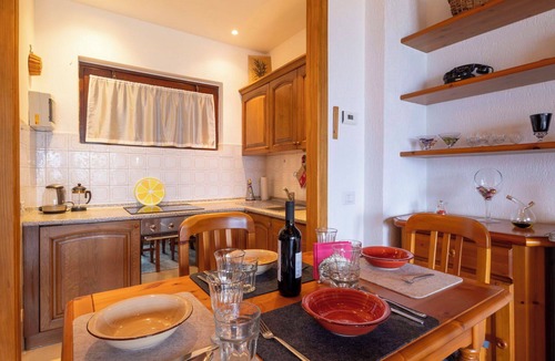 Porto Valtravaglia Apartment | Lovely apartment for 4 guests with WIFI, TV and terrace