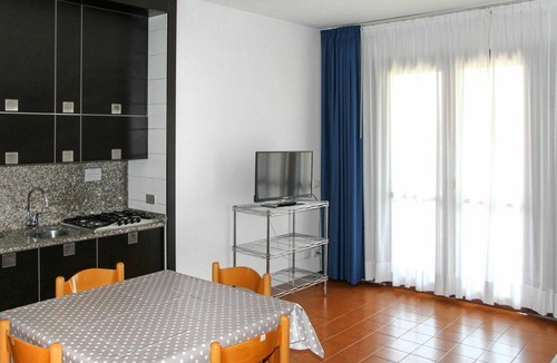 Moniga del Garda Apartment | Lovely apartment for 2 people with WIFI, pool, A/C, TV, balcony and pets allowed