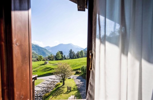 Ledro Apartment | Lovely apartment with pool, WIFI, TV, terrace, pets allowed, panoramic view, close to Riva Del Garda