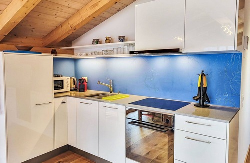 Porto Ronco Apartment | Lovely apartment for 4 people with WIFI, TV, balcony, pets allowed and panoramic view