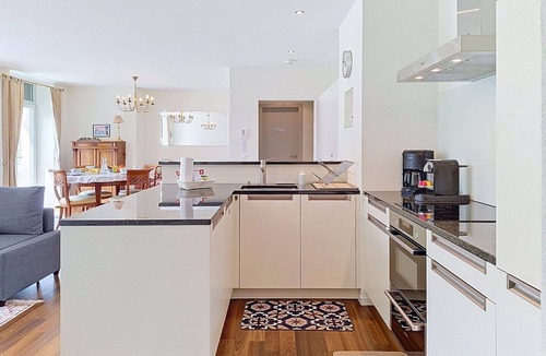 Central Interlaken Apartment | Lovely apartment for 4 people with WIFI, TV and balcony